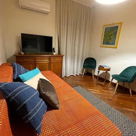 Apartment Guesthost - & Comfy With Veranda Bari