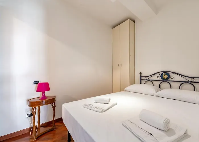 Guesthost - & Comfy With Veranda *