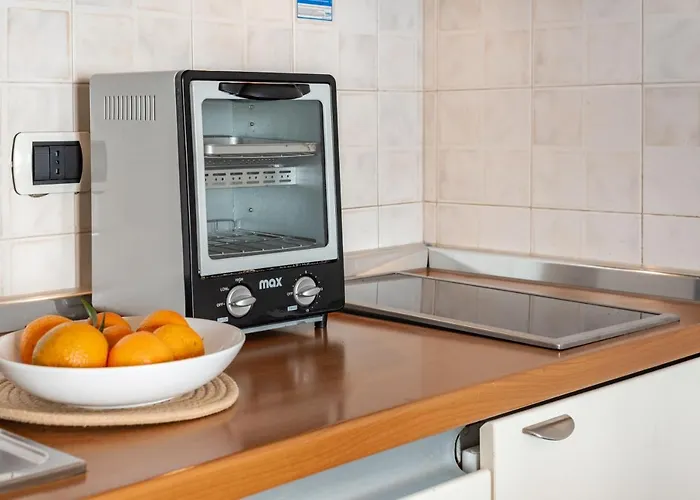 Guesthost - & Comfy With Veranda * Bari