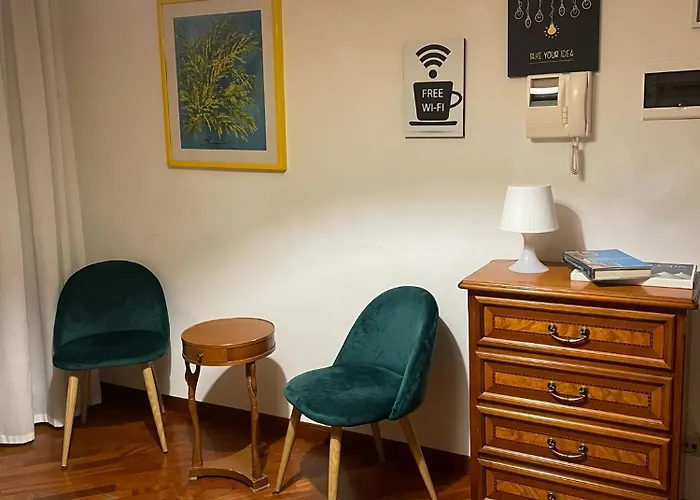 Guesthost - & Comfy With Veranda Bari